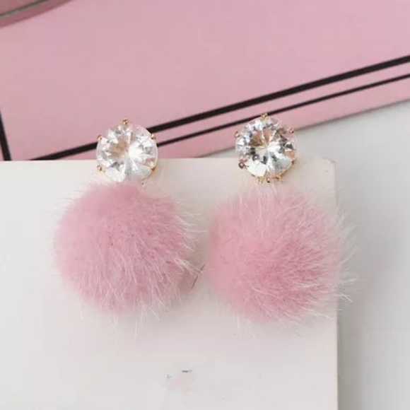 Jewelry - LAST 1🆕️PINK Fuzzy ball earrings
